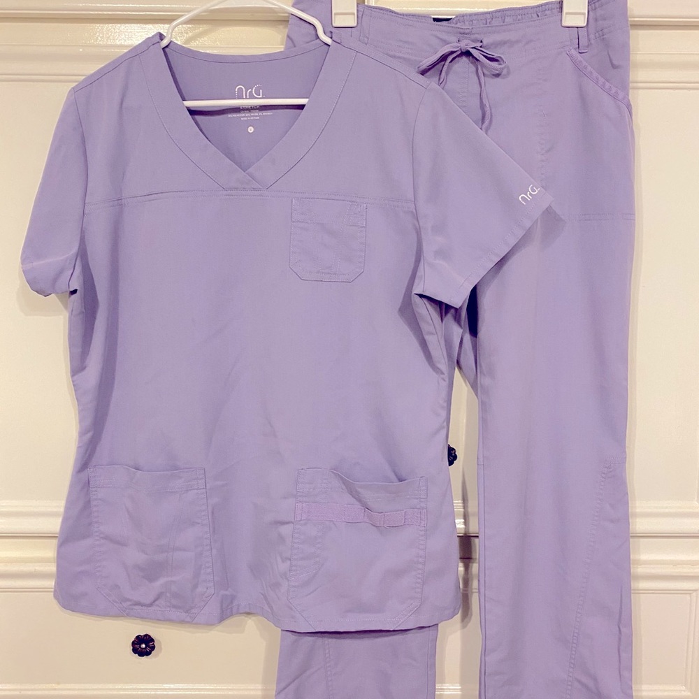 Nrg by Barco scrub set